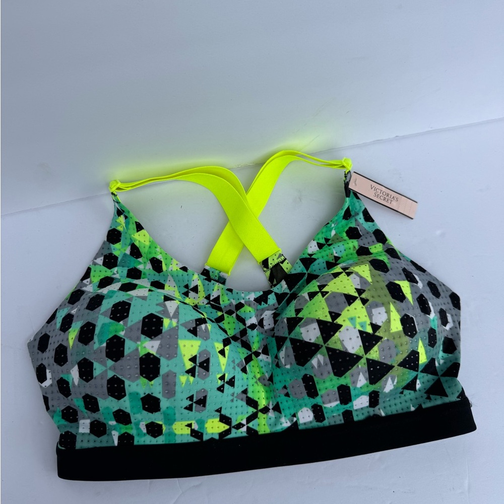 Victoria’s Secret Size 34D Padded Sports Bra NWT